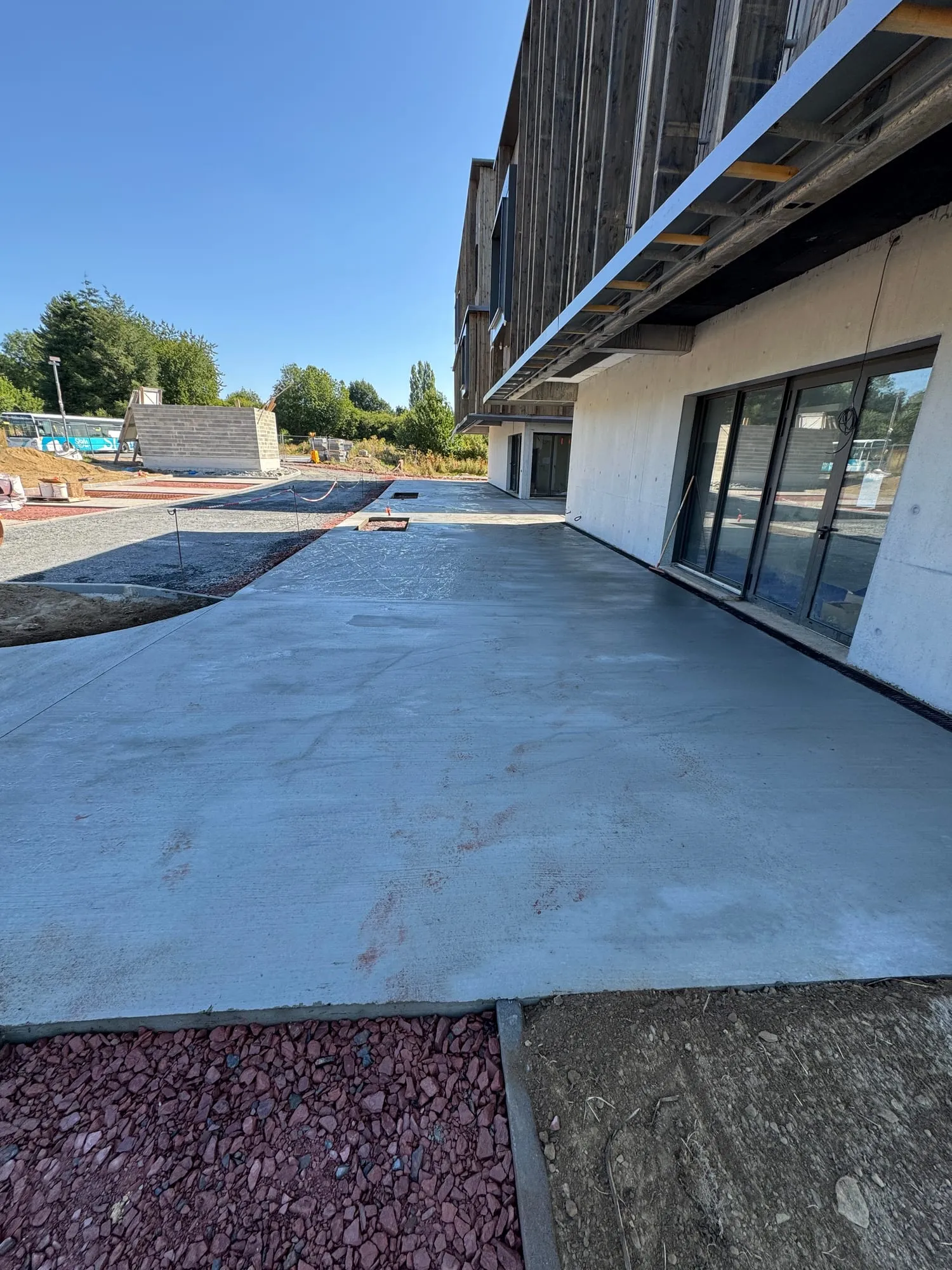 Béton balayé en Normandie — réalisation MPSB 5