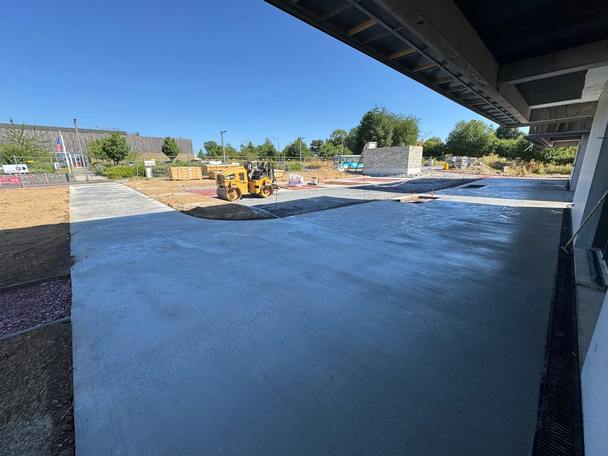 Béton balayé en Normandie — réalisation MPSB 3